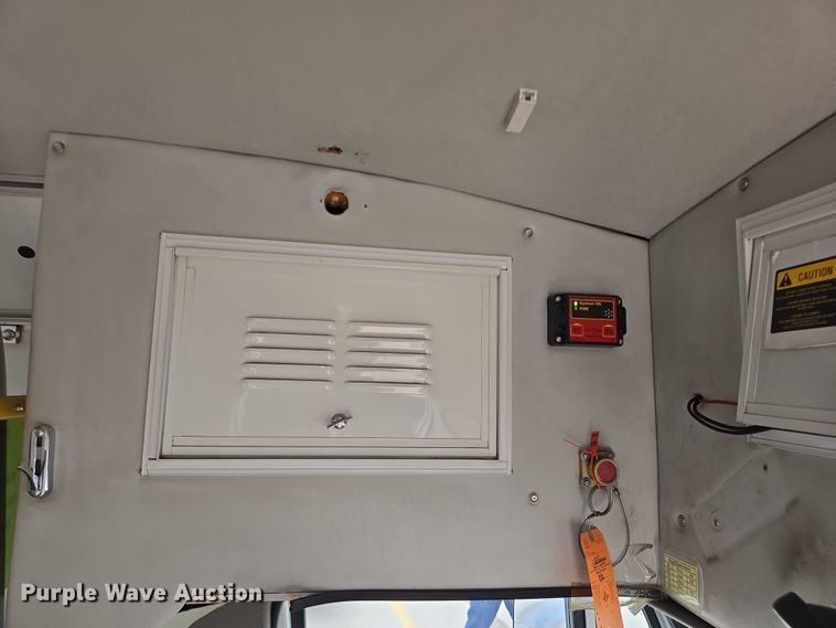 image for item DX7405 2013 IC shuttle bus