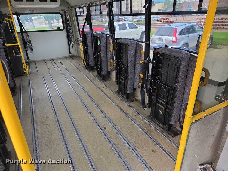 image for item DX7405 2013 IC shuttle bus