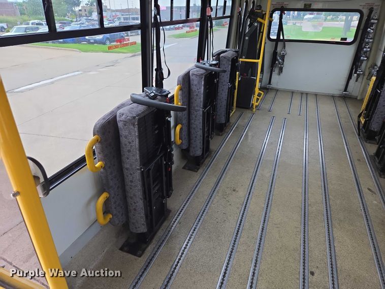 image for item DX7405 2013 IC shuttle bus