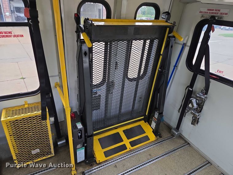 image for item DX7405 2013 IC shuttle bus