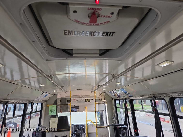 image for item DX7405 2013 IC shuttle bus