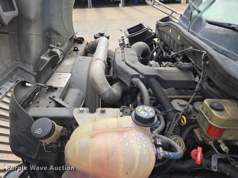 image for item DX7405 2013 IC shuttle bus