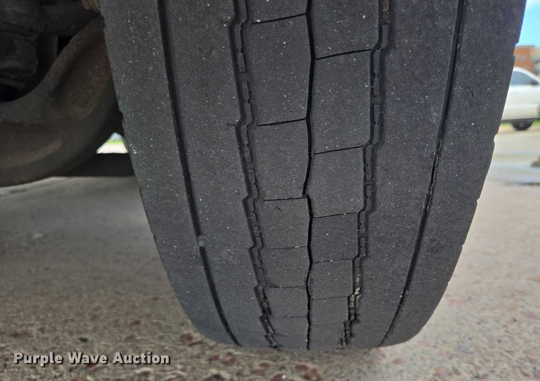 image for item DX7405 2013 IC shuttle bus