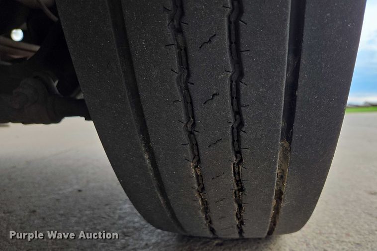 image for item DX7405 2013 IC shuttle bus