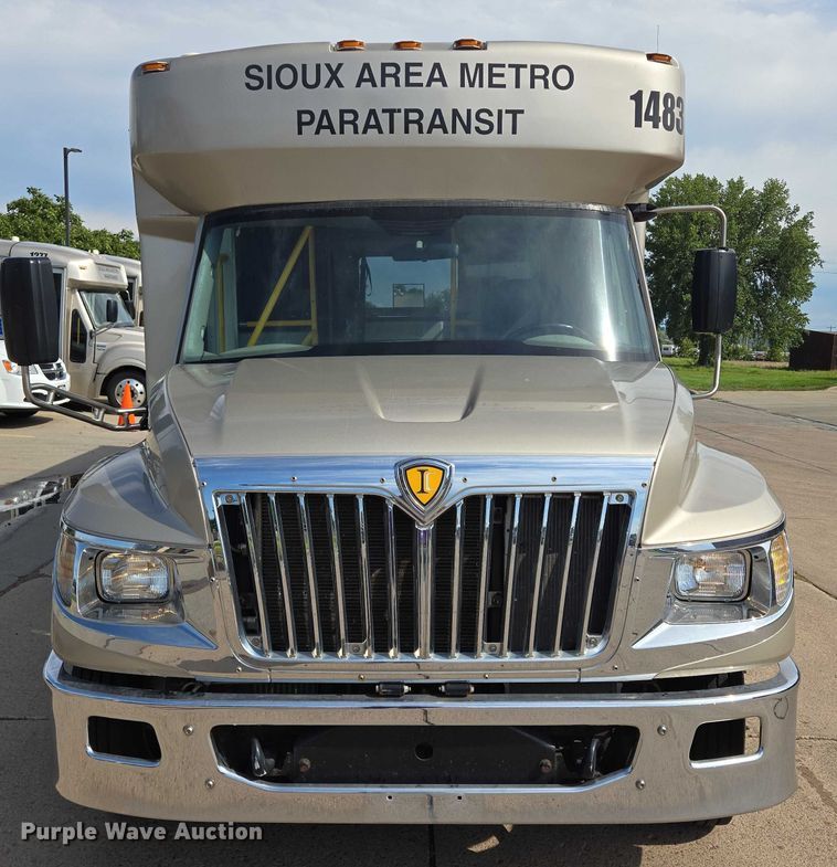 image for item DX7406 2015 IC shuttle bus