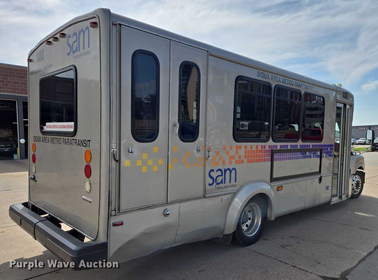 image for item DX7406 2015 IC shuttle bus