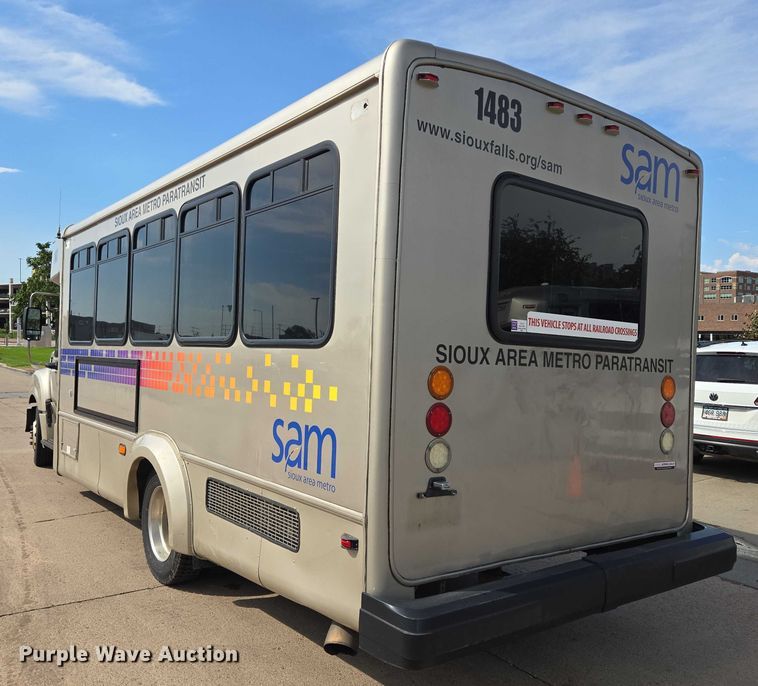 image for item DX7406 2015 IC shuttle bus