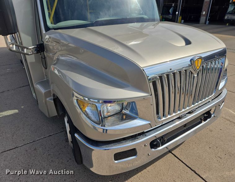 image for item DX7406 2015 IC shuttle bus