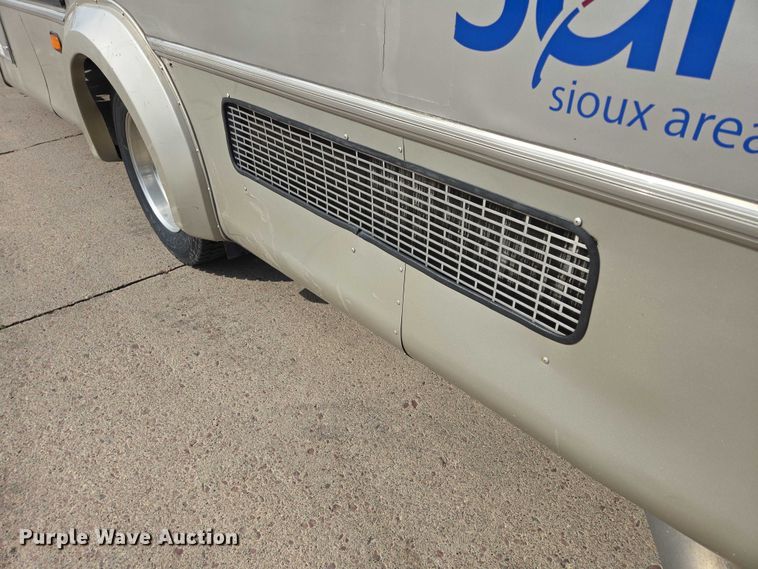 image for item DX7406 2015 IC shuttle bus