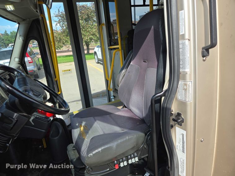 image for item DX7406 2015 IC shuttle bus