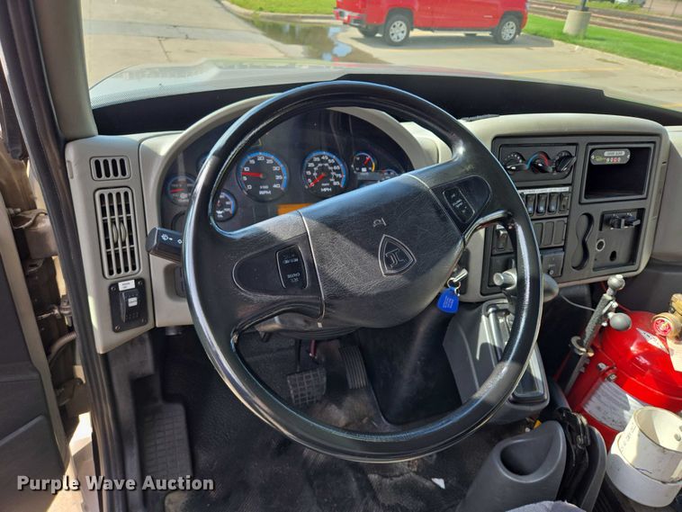 image for item DX7406 2015 IC shuttle bus