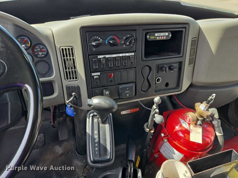 image for item DX7406 2015 IC shuttle bus