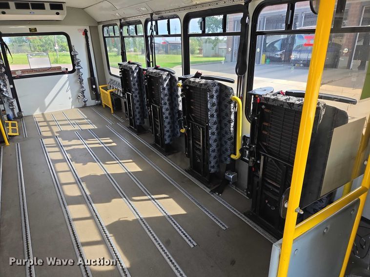 image for item DX7406 2015 IC shuttle bus