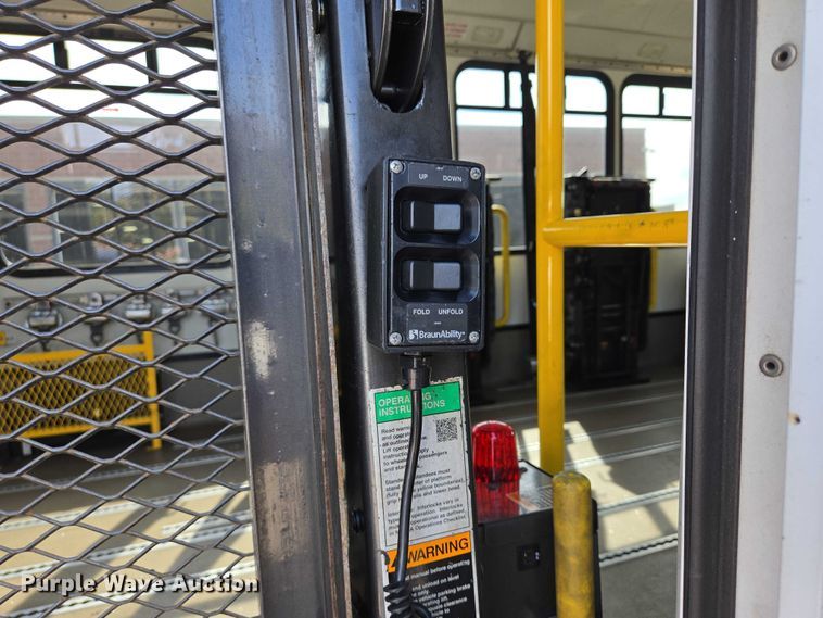 image for item DX7406 2015 IC shuttle bus