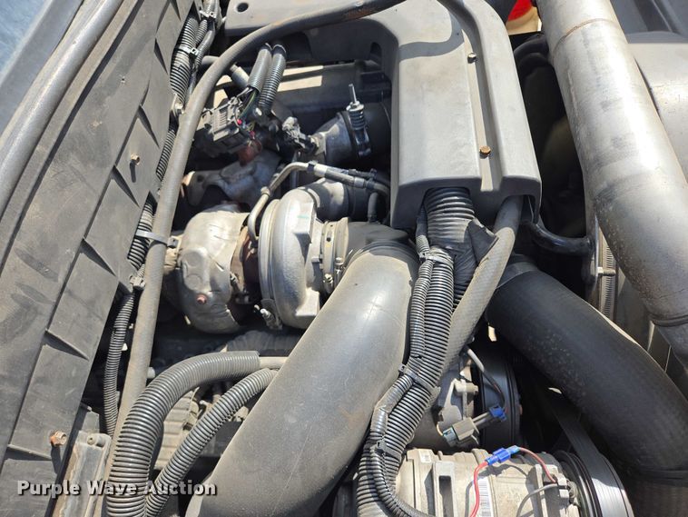 image for item DX7406 2015 IC shuttle bus