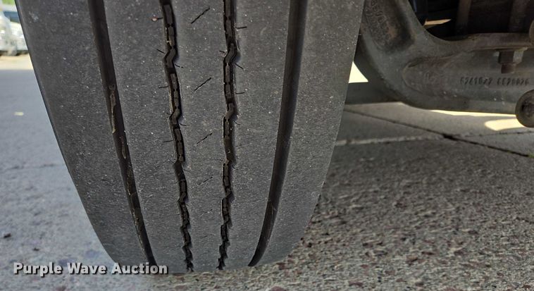 image for item DX7406 2015 IC shuttle bus