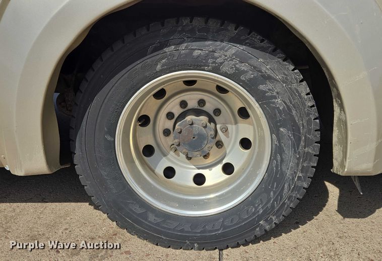 image for item DX7406 2015 IC shuttle bus