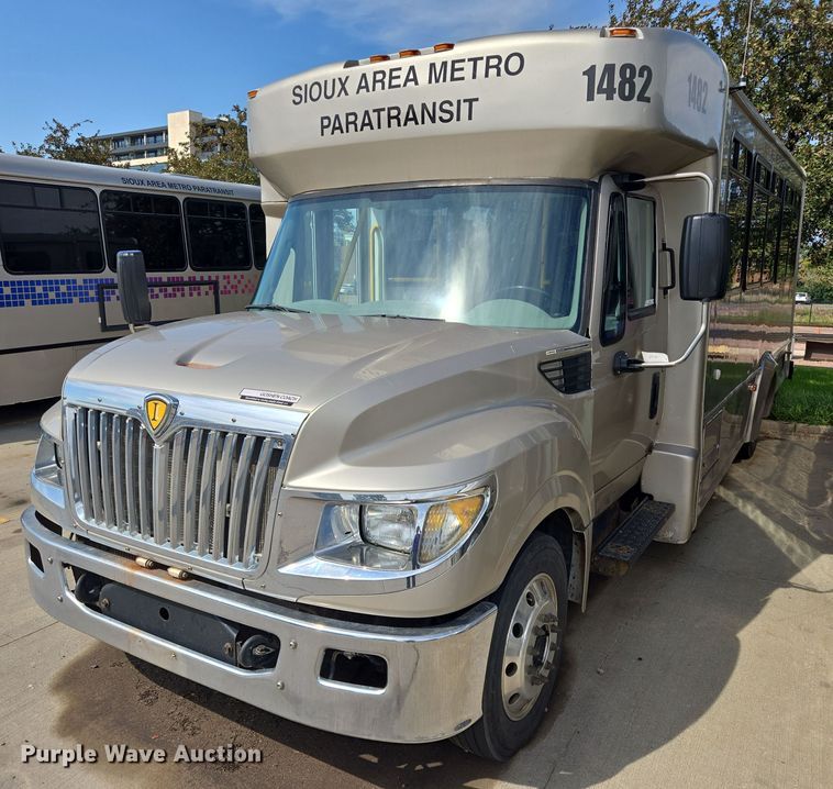 image for item DX7407 2015 IC shuttle bus