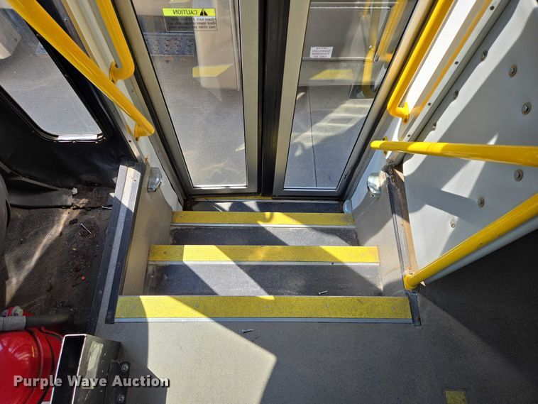 image for item DX7407 2015 IC shuttle bus