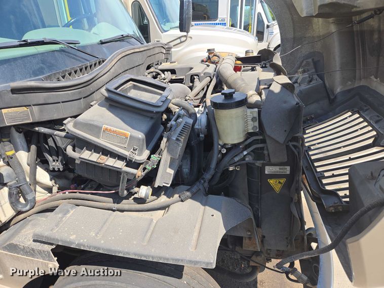 image for item DX7407 2015 IC shuttle bus