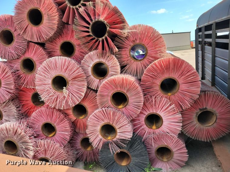 image for item DX7408 Approximately 27 broom heads