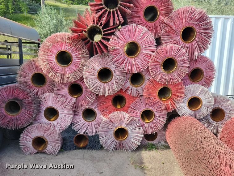 image for item DX7408 Approximately 27 broom heads