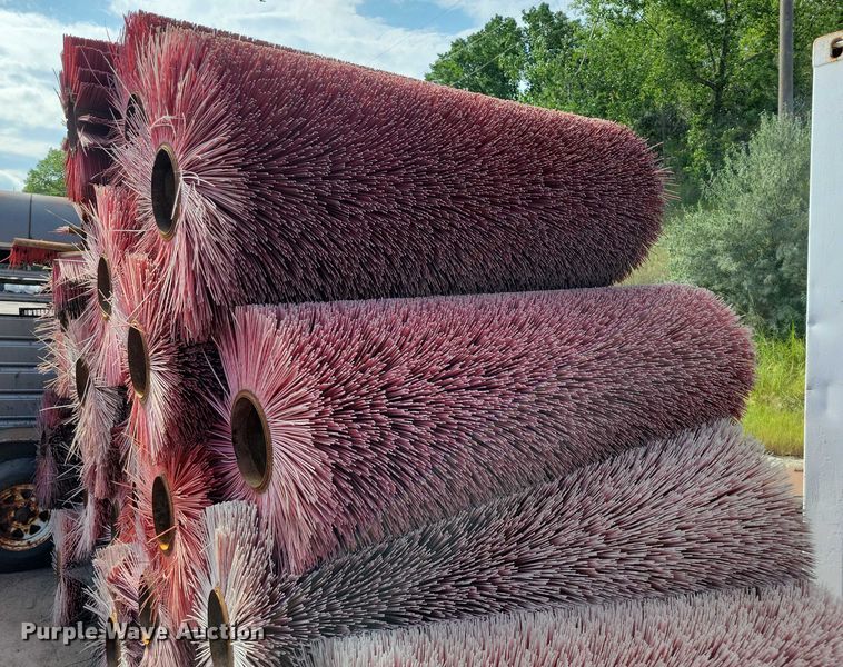 image for item DX7408 Approximately 27 broom heads