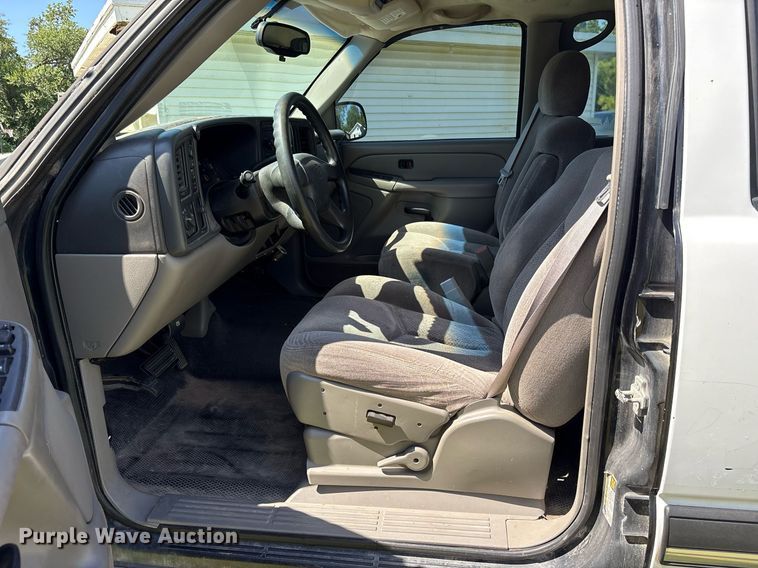 image for item DY0845 2005 Chevrolet Tahoe SUV