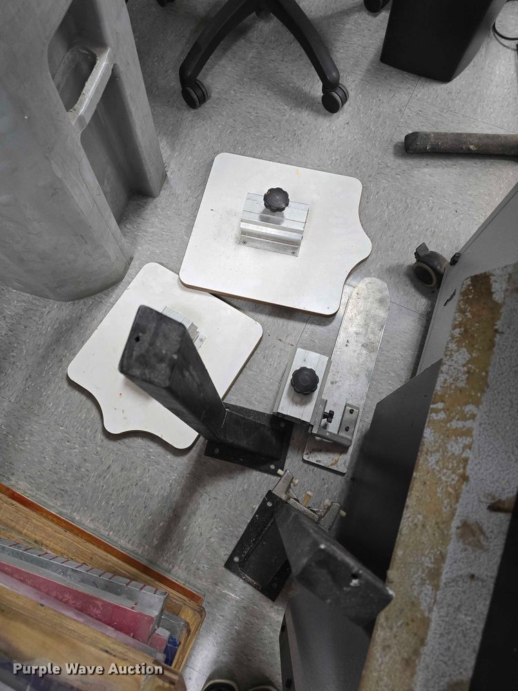 image for item DZ6147 HIX E2408 screen printer