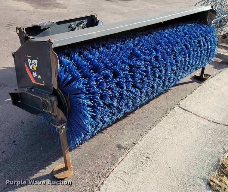 image for item DZ6495 1998 CAT BA18 skid steer broom