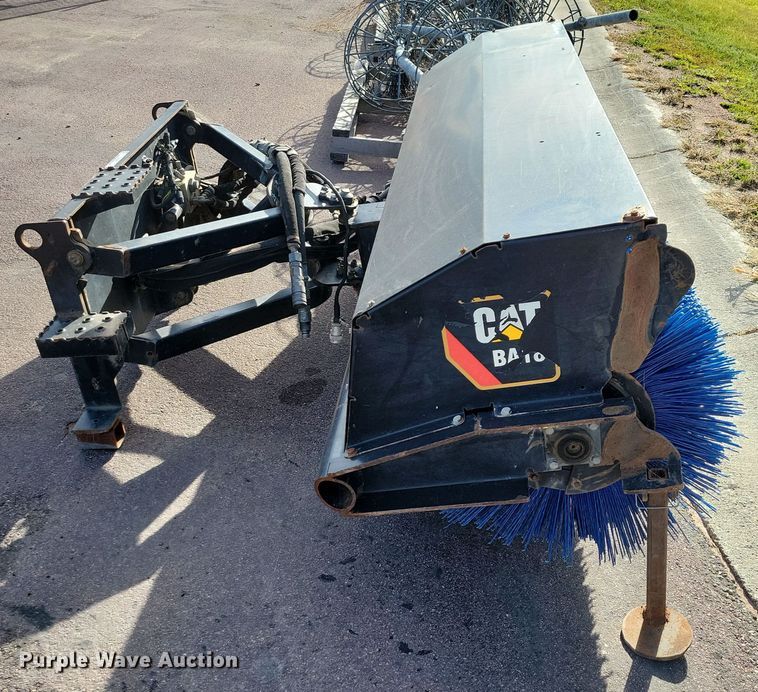 image for item DZ6495 1998 CAT BA18 skid steer broom