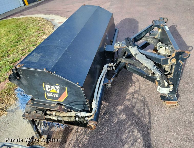 image for item DZ6495 1998 CAT BA18 skid steer broom