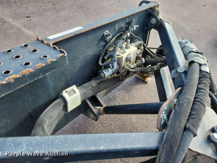 image for item DZ6495 1998 CAT BA18 skid steer broom