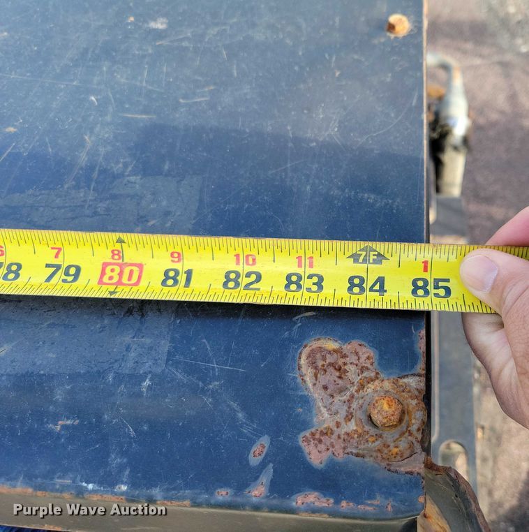 image for item DZ6495 1998 CAT BA18 skid steer broom