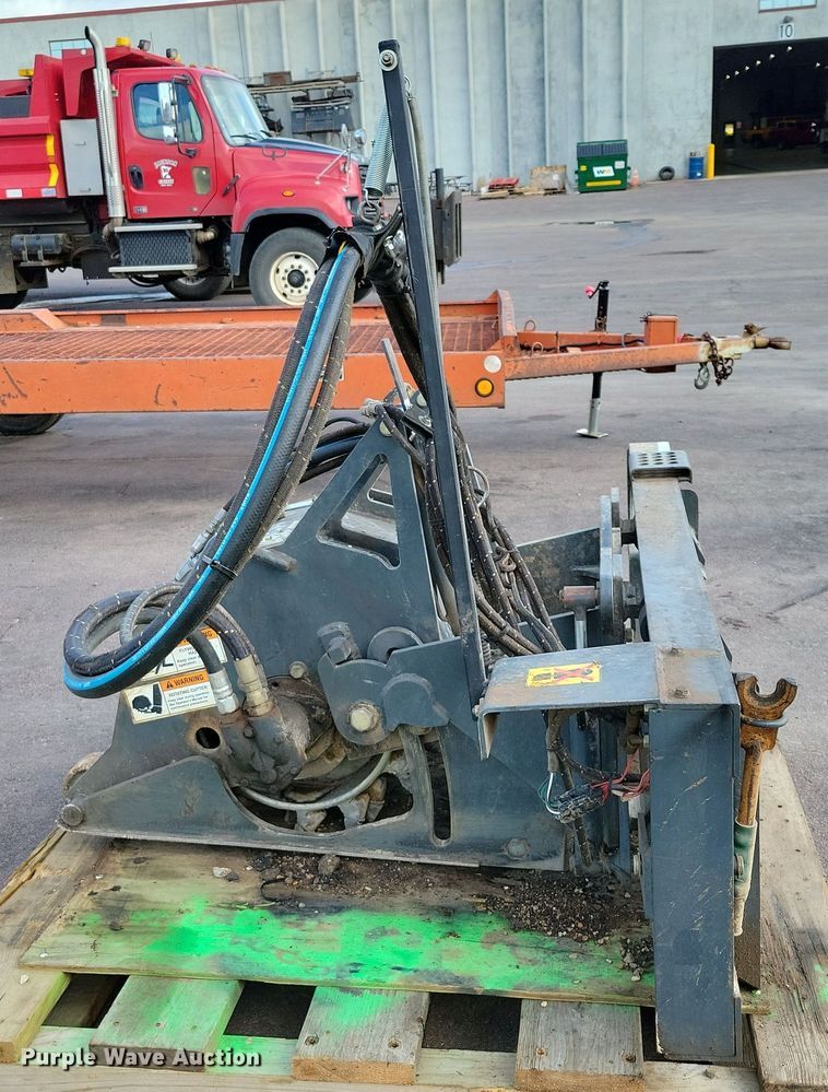 image for item DZ6498 1998 Alitec skid steer cold planer