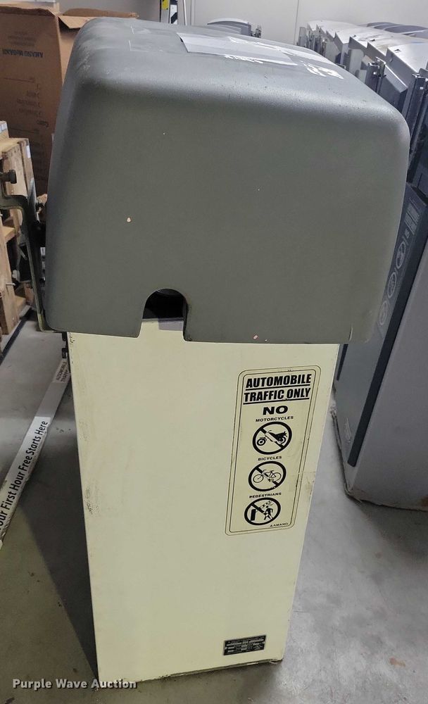 image for item DZ6522 (9) Amano parking garage gate machines