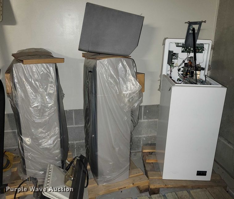 image for item DZ6533 (6) Amana parking garage gate machines