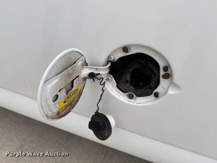 image for item DZ8671 2004 GMC Savana G3500 van