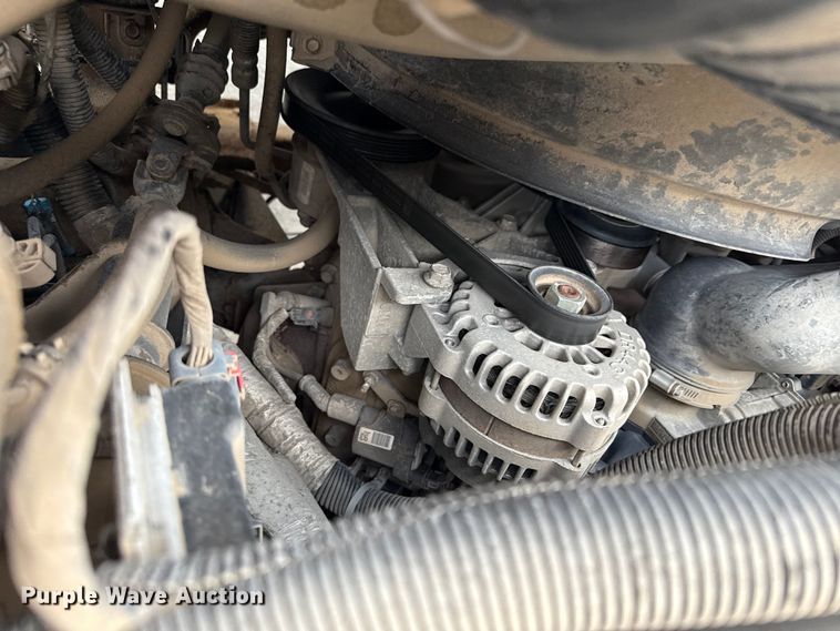 image for item DZ8671 2004 GMC Savana G3500 van