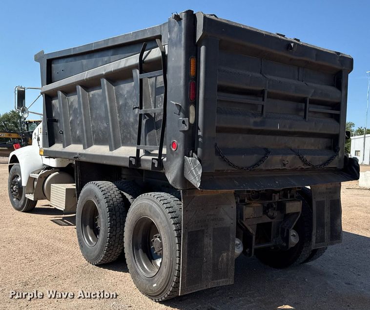 image for item DZ8762 2000 Peterbilt 330 dump truck