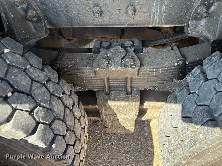 image for item DZ8762 2000 Peterbilt 330 dump truck