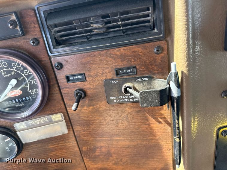 image for item DZ8762 2000 Peterbilt 330 dump truck