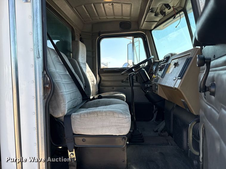 image for item DZ8762 2000 Peterbilt 330 dump truck