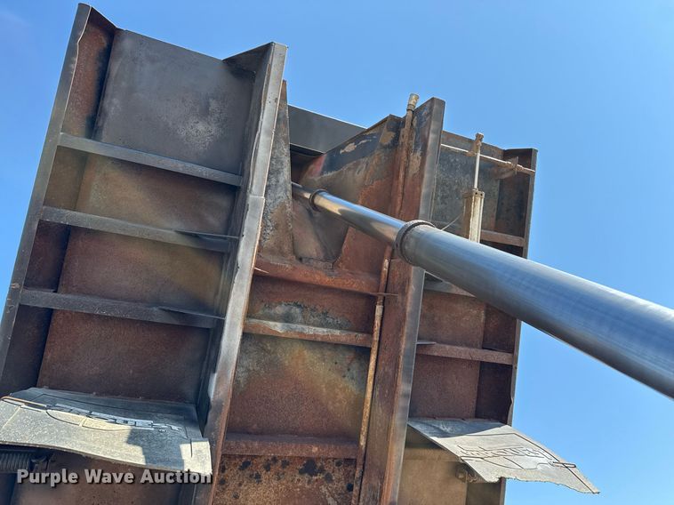 image for item DZ8762 2000 Peterbilt 330 dump truck