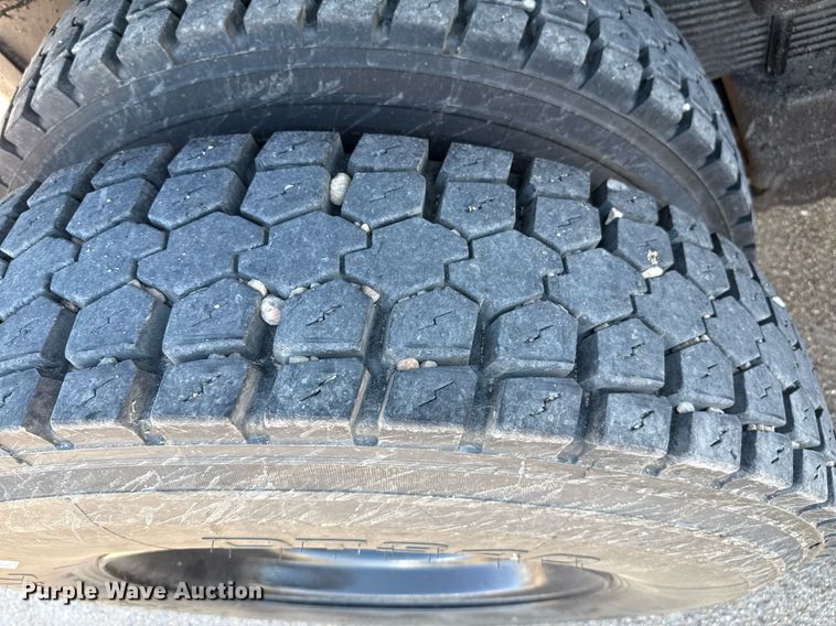 image for item DZ8762 2000 Peterbilt 330 dump truck