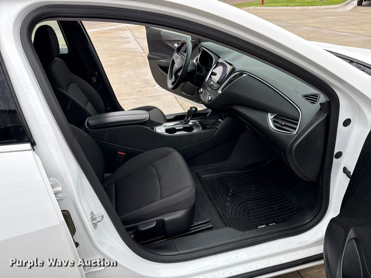 image for item DZ8946 2020 Chevrolet Malibu LT 