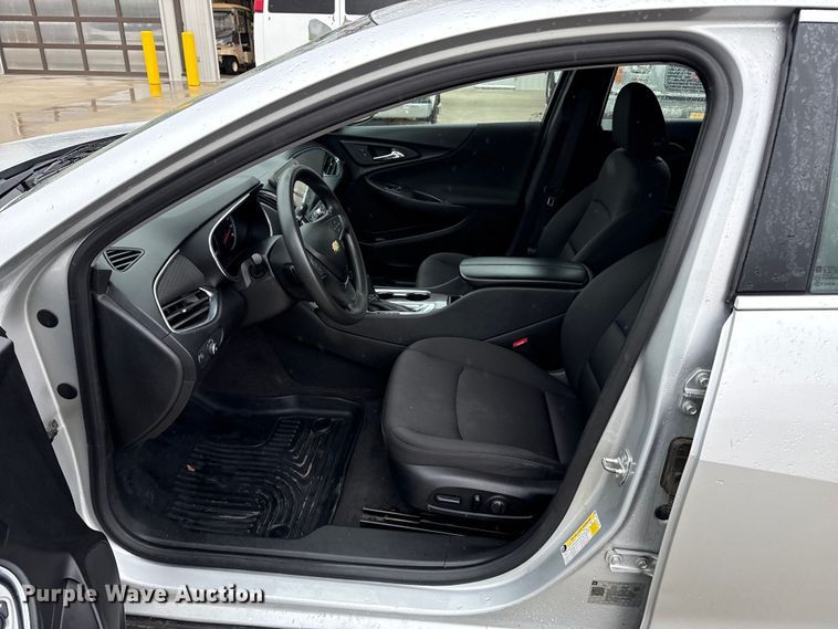 image for item DZ8947 2020 Chevrolet Malibu LT 