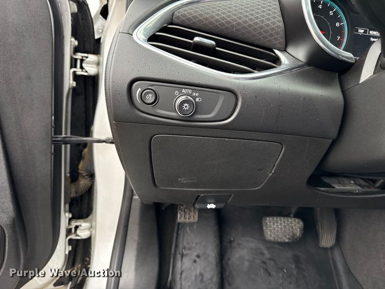 image for item DZ8947 2020 Chevrolet Malibu LT 