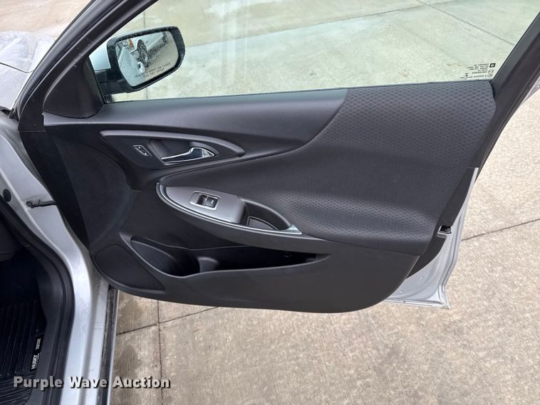 image for item DZ8947 2020 Chevrolet Malibu LT 