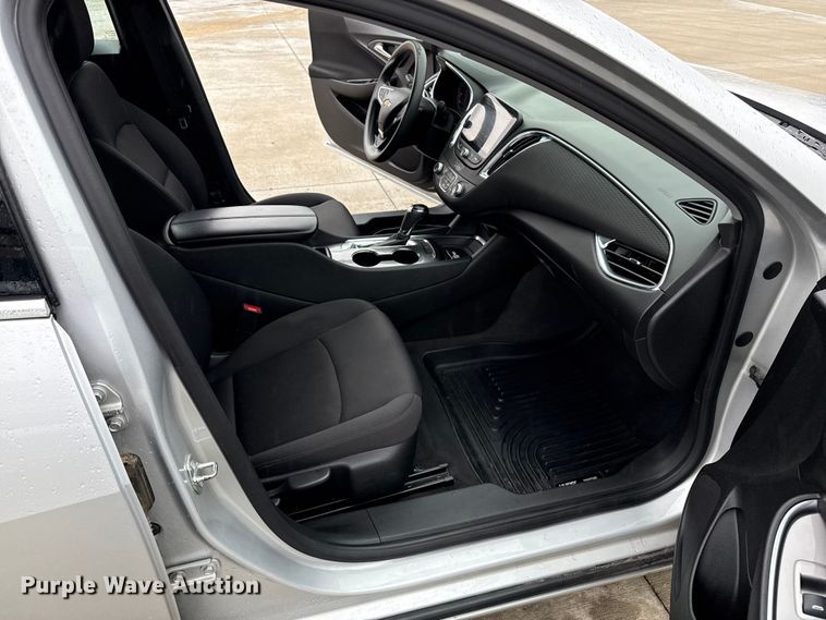 image for item DZ8947 2020 Chevrolet Malibu LT 